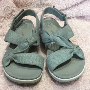 Cloudsteppers by Clarks Light Gray Knotted Slingback Sandals